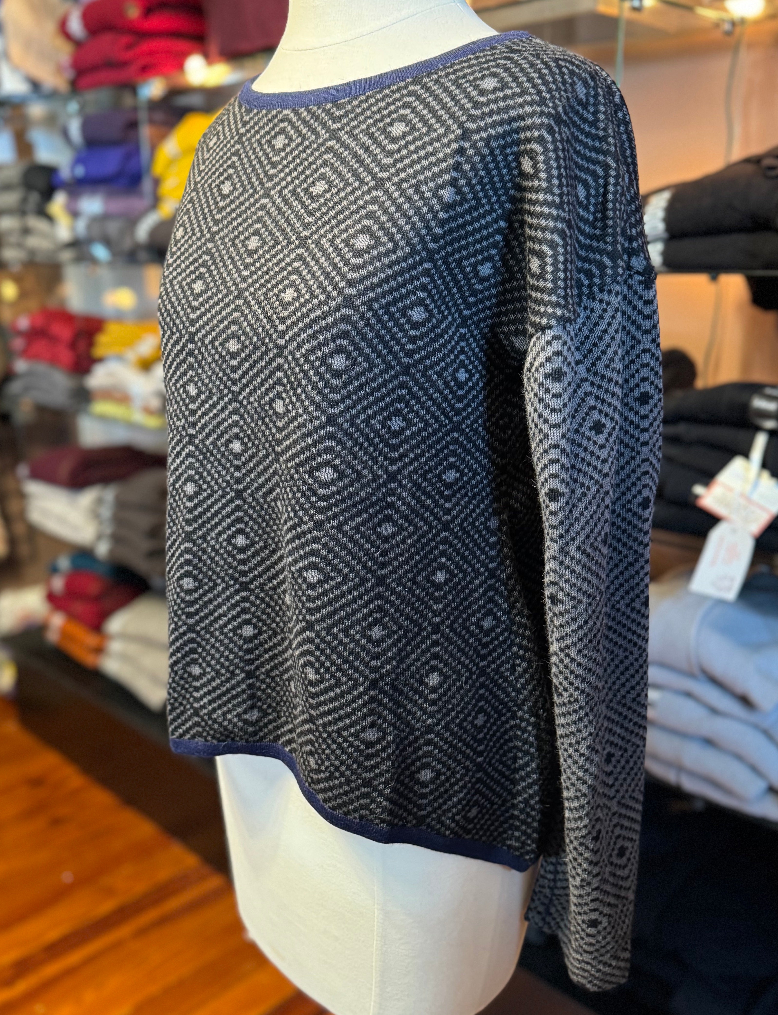 Diamond Pullover
