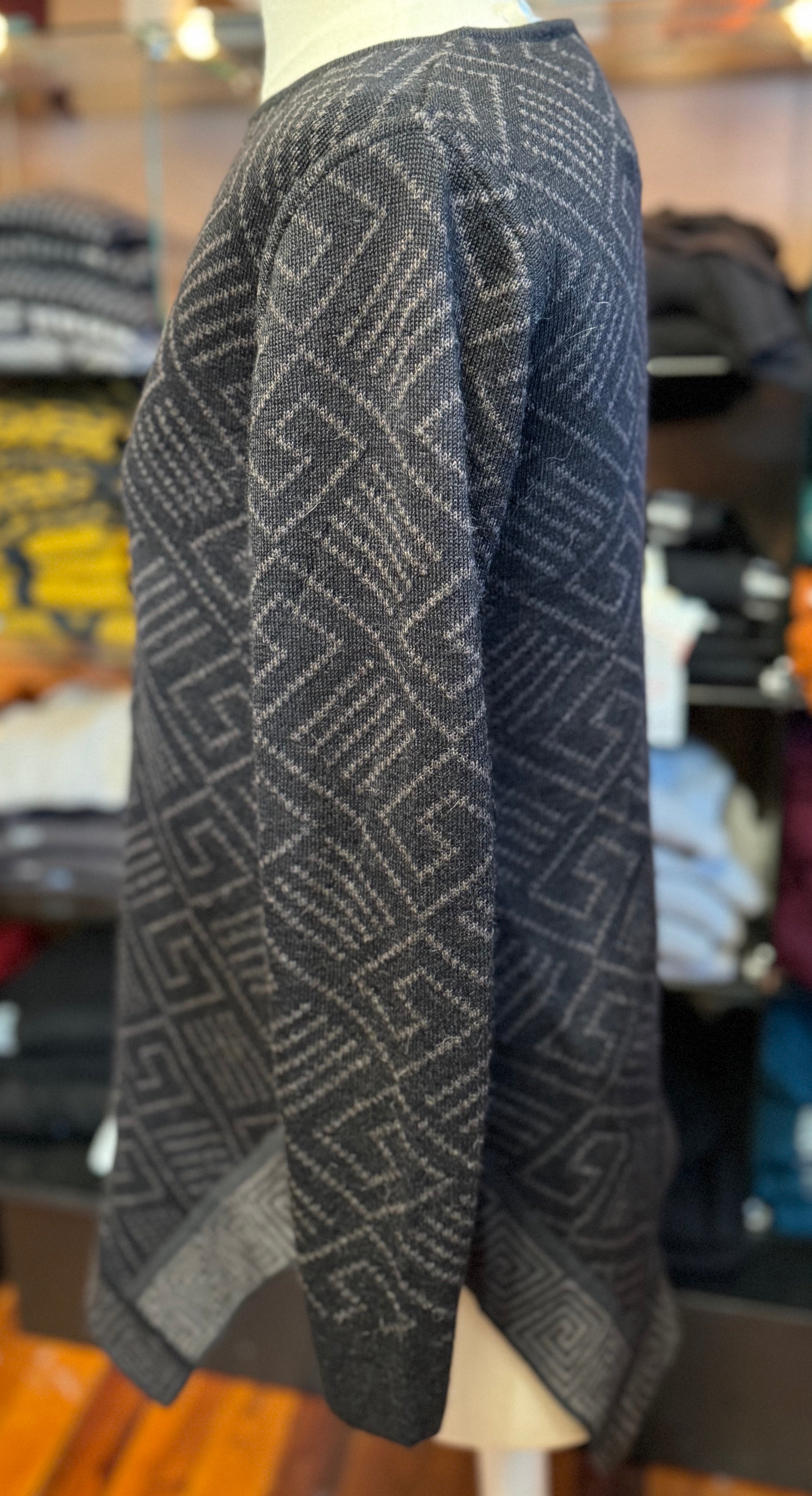 Paracas Edge Pullover